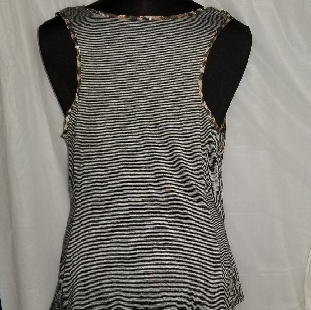 Torrid 1x two sided flowy tank - Picture 3 of 8